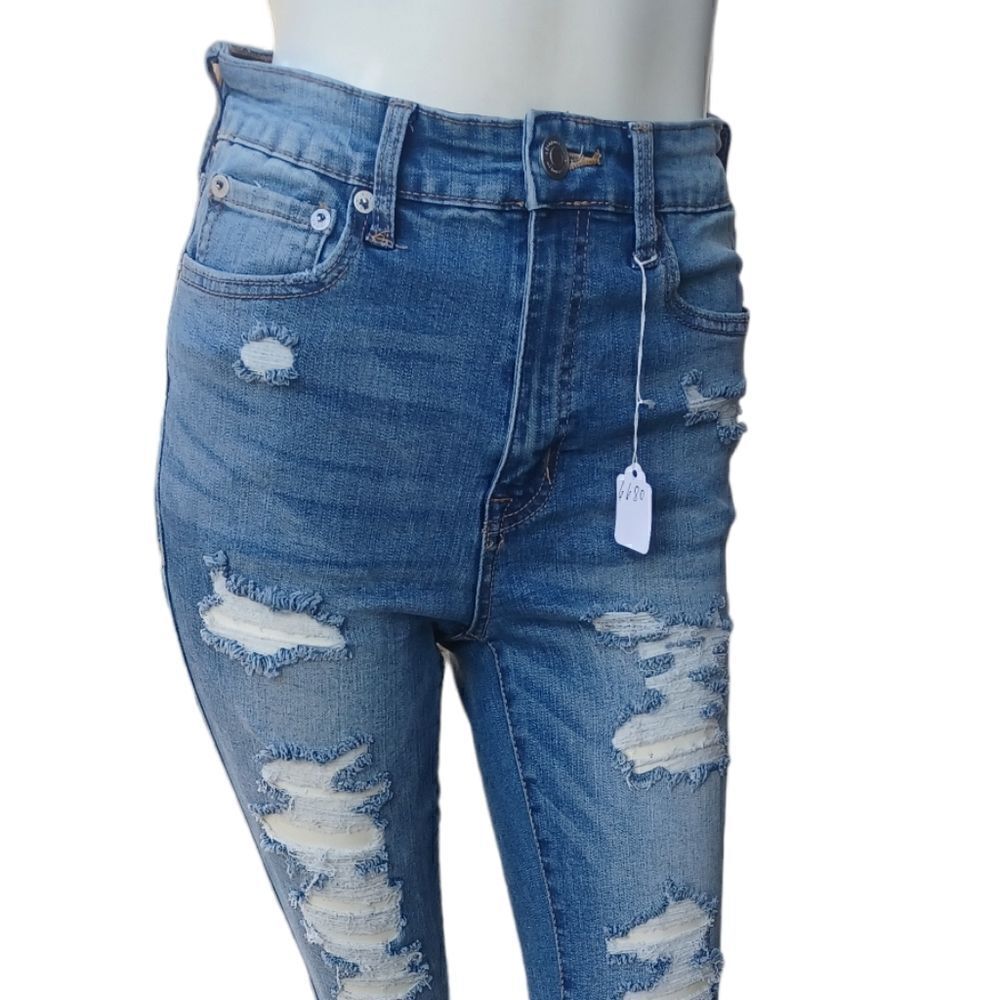 668043....Aeropostale Skinny Jeans Size 8R 24"W, 27"Inseam, 10"Rise